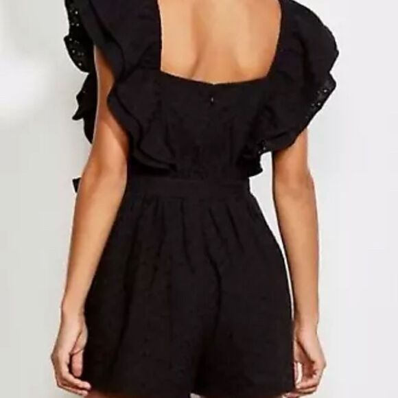 🆕 ALI & JAY | Black Eyelet Fabric Ruffle Sleeves Back Zip Romper Size XL - Picture 2 of 9